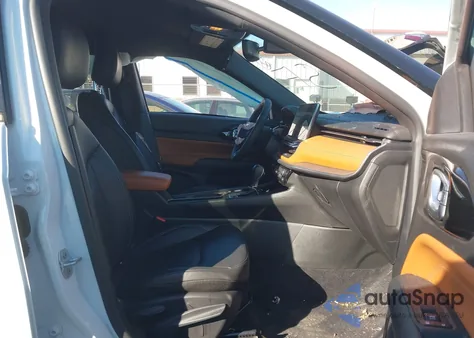 2025 Jeep Compass Limited 4X4 z USA, uszkodzony, nr VIN 3C4NJDCNXST601858